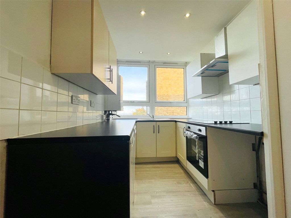 Property photo 2 of 13 Picture No. 02