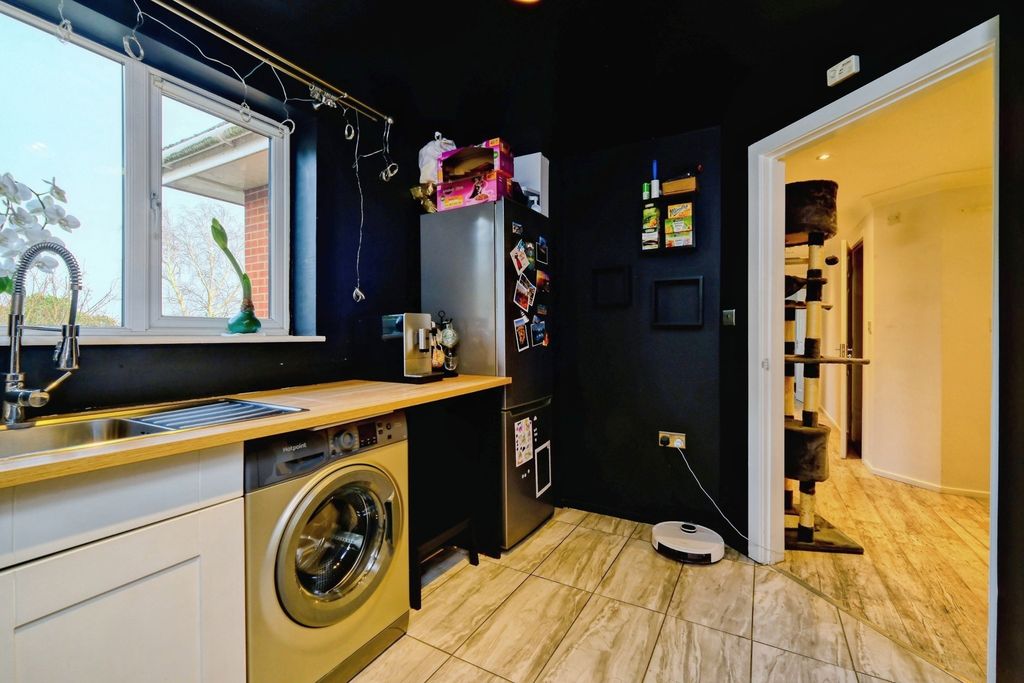 Property photo 3 of 13 Pbox-Img.Jpg