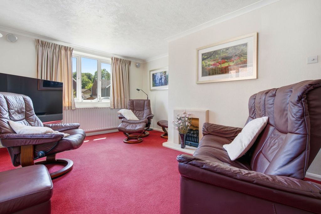 Property photo 2 of 11