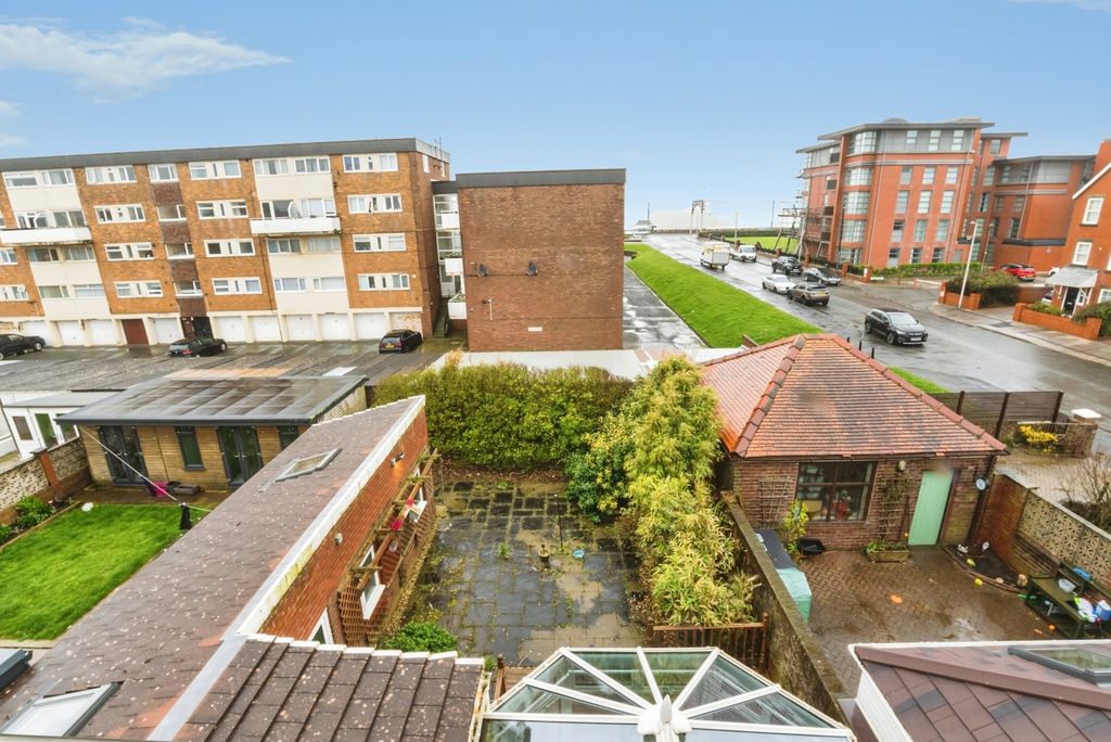 Property photo 2 of 27 Pbox-Img.Jpg