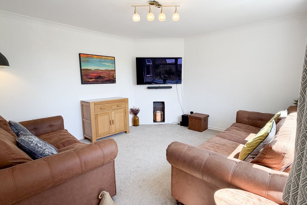 Property photo 2 of 22 2
