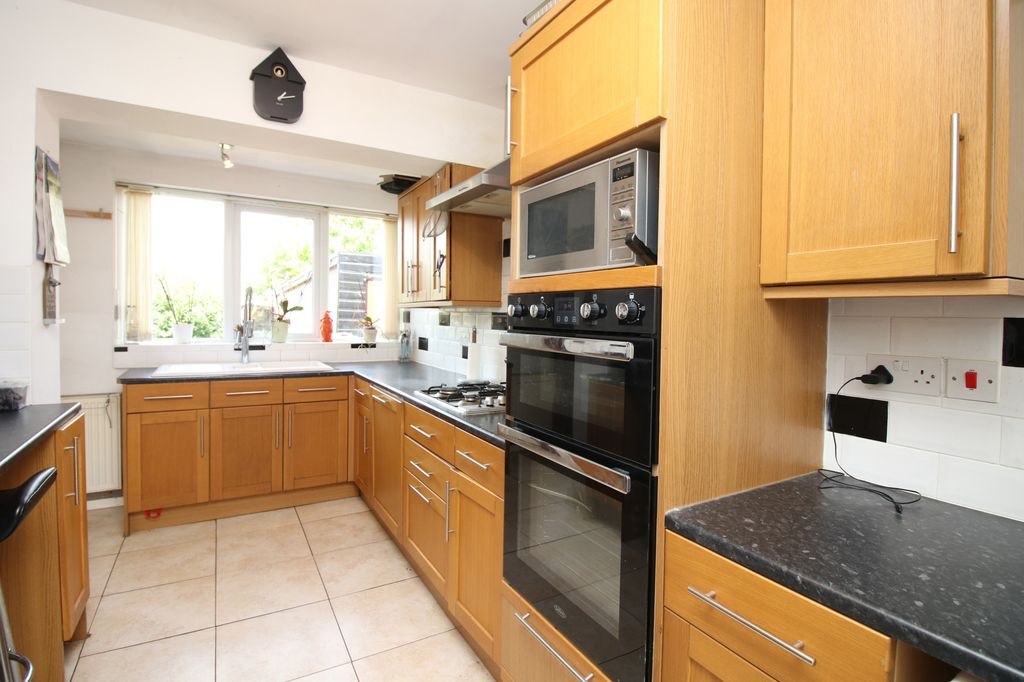 Property photo 3 of 23