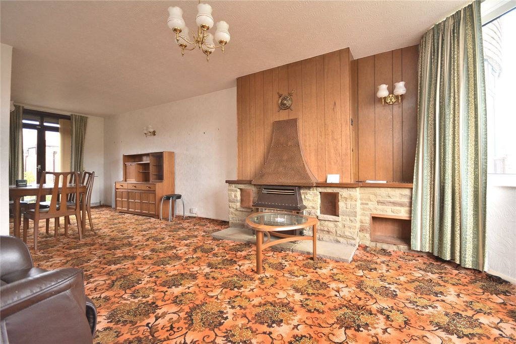 Property photo 2 of 19 Picture No. 11