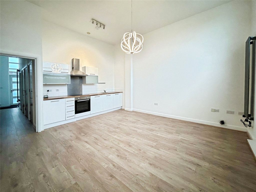 Property photo 2 of 9 Picture No. 02