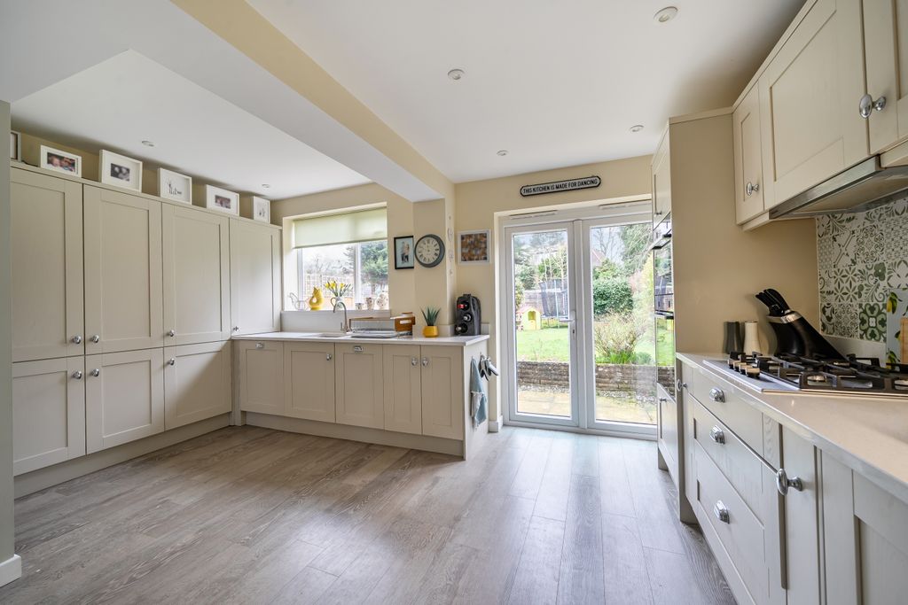 Property photo 2 of 17 Kitchen 2