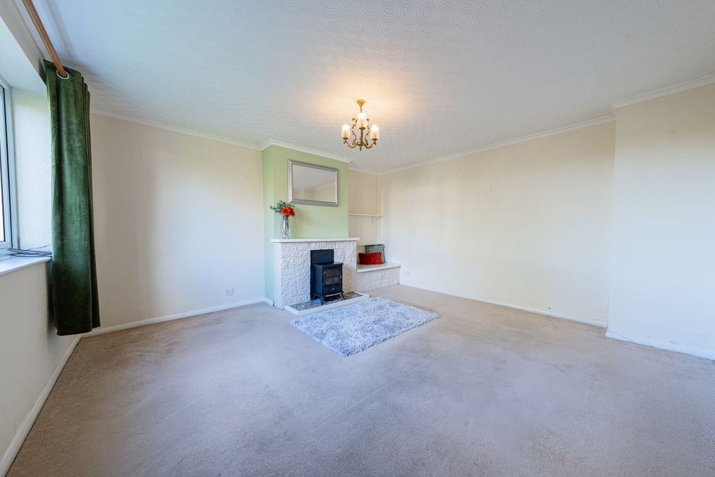 Property photo 2 of 30 .