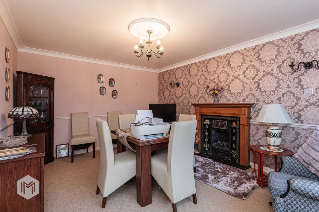 Property photo 3 of 23 Picture No. 24