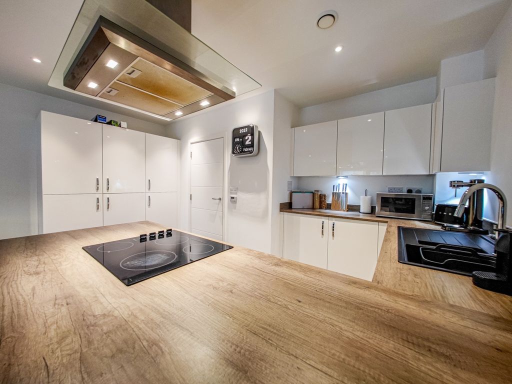 Property photo 2 of 37 101 Searles1