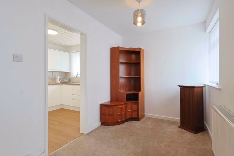 Property photo 3 of 10 Photo 8