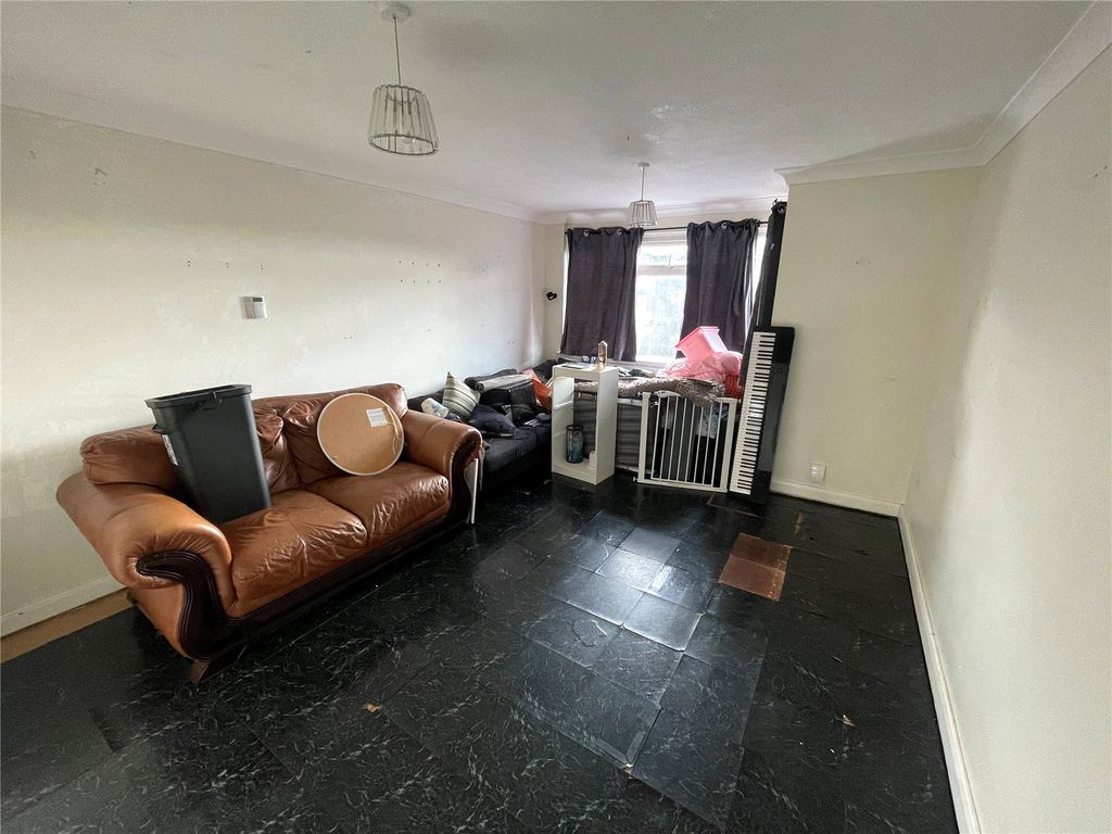 Property photo 3 of 8 Internal