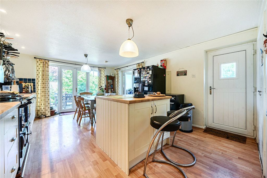 Property photo 3 of 22 Picture No. 27