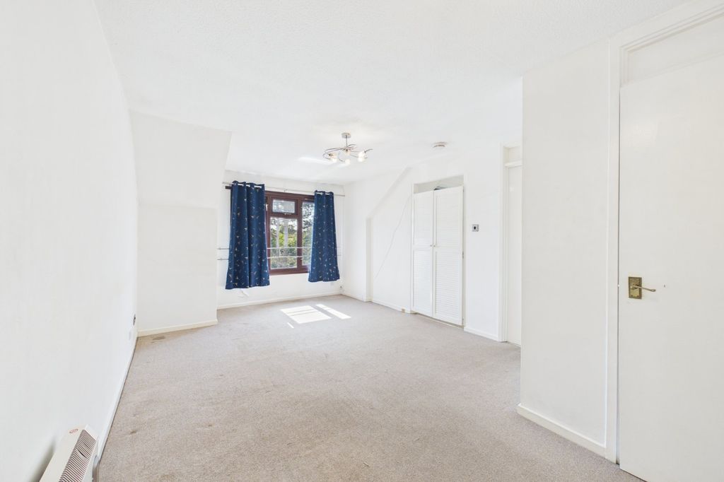 Property photo 3 of 9 Picture No. 10