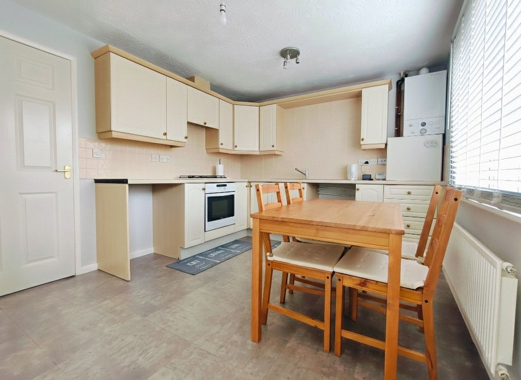 Property photo 2 of 15 Picture No. 17