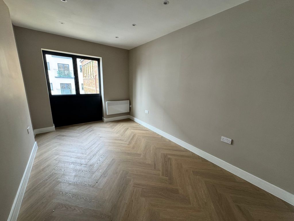 Property photo 3 of 3 Gallery