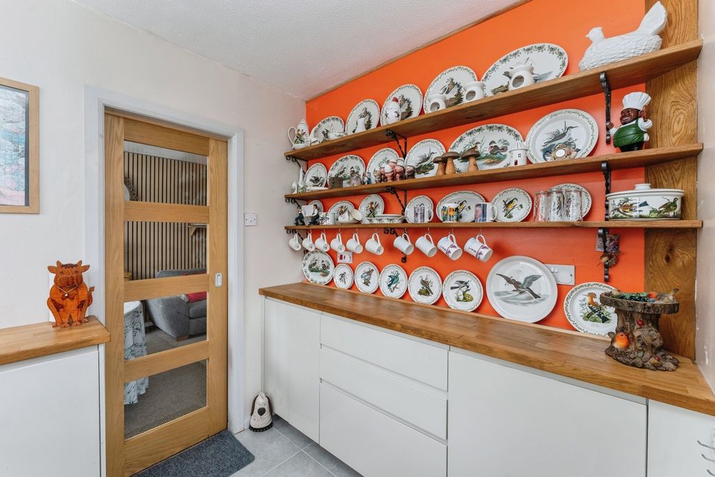 Property photo 2 of 17 Photo