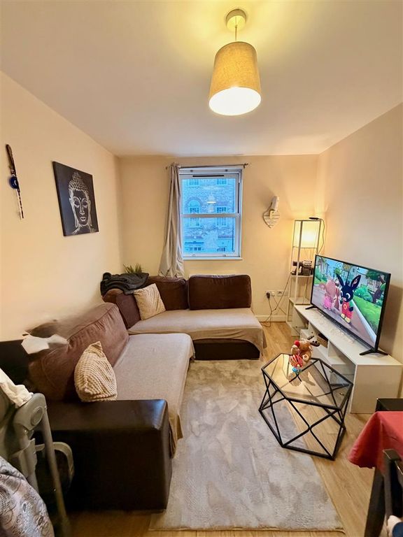 Property photo 2 of 5 Reception