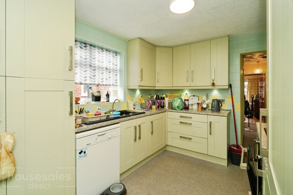 Property photo 3 of 14