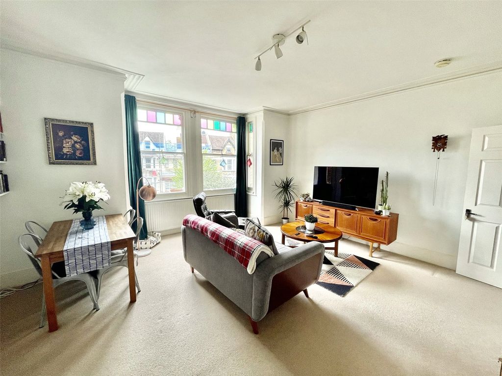 Property photo 3 of 16 Picture No. 21