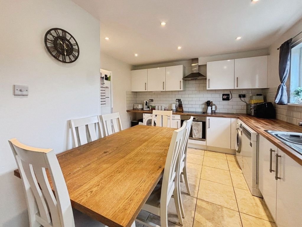 Property photo 3 of 19 50550710