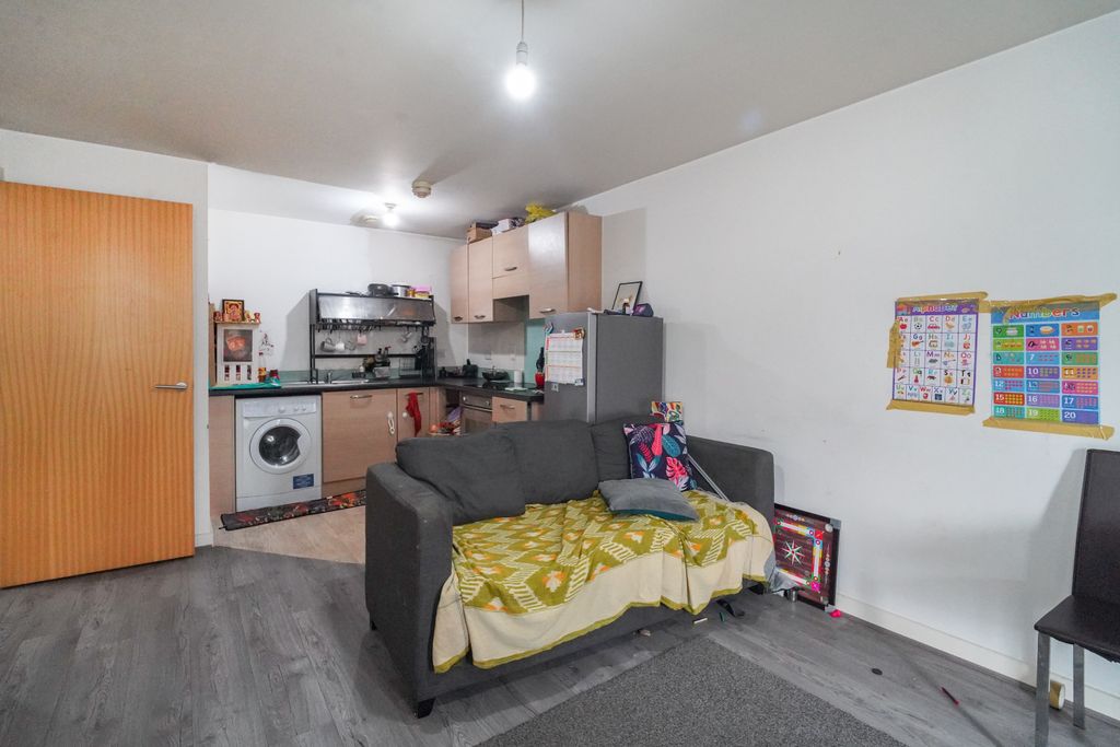 Property photo 3 of 20