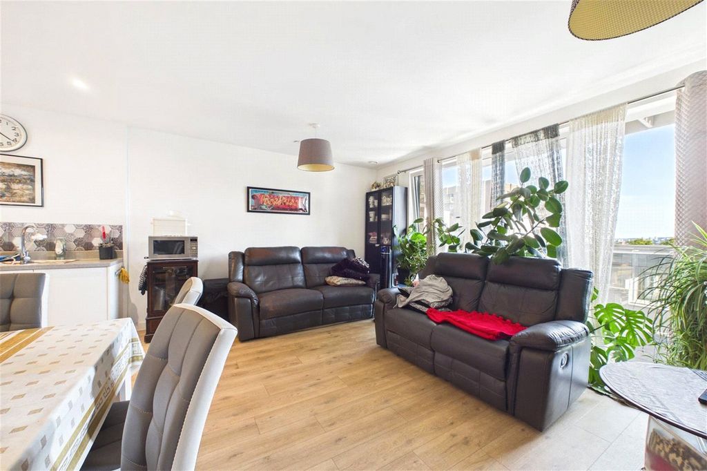 Property photo 1 of 19 Picture No. 01