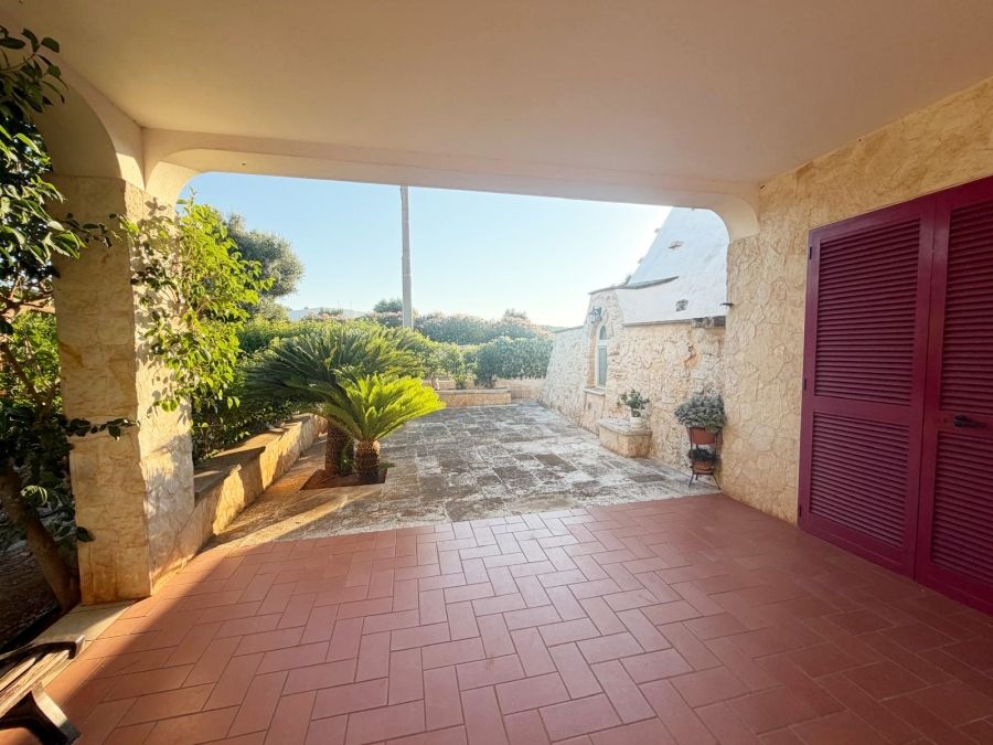 Property photo 3 of 39