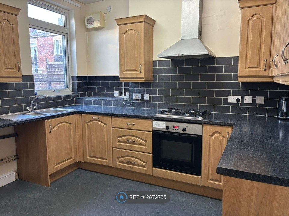 Property photo 1 of 8 Kitchen