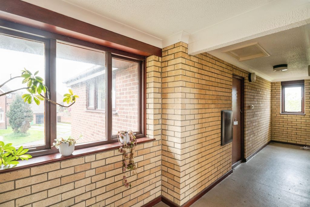 Property photo 2 of 40