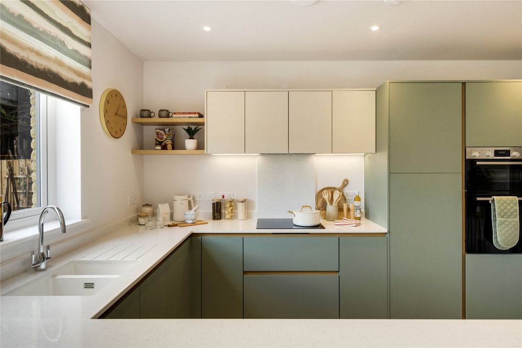 Property photo 3 of 9 Show Home