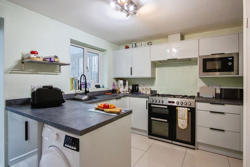 Property photo 3 of 19 Pbox-Img.Jpg