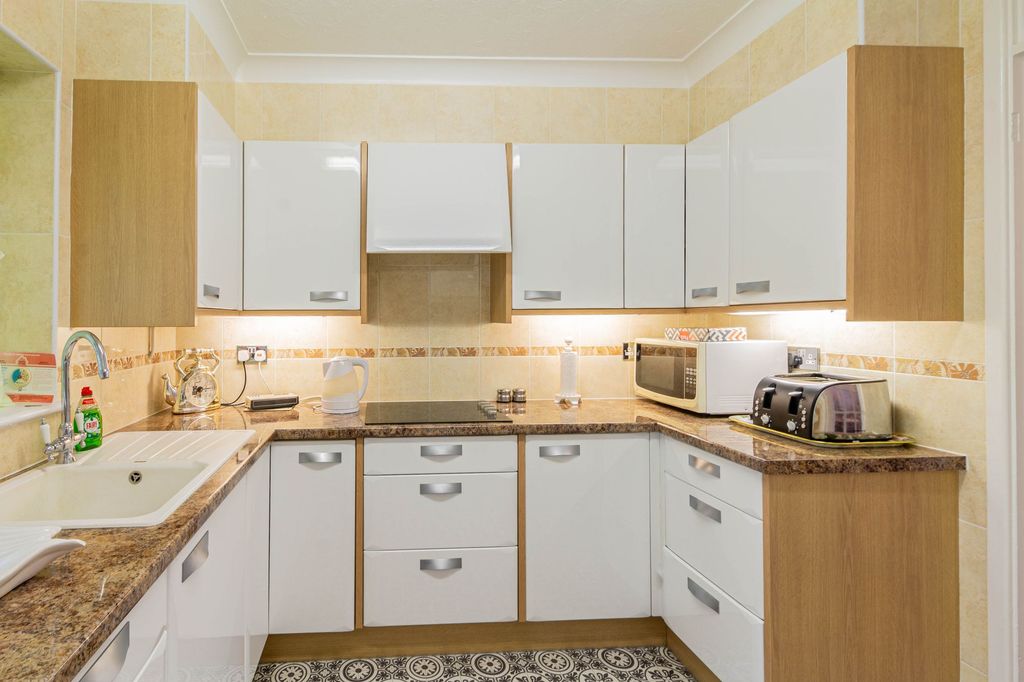 Property photo 2 of 29