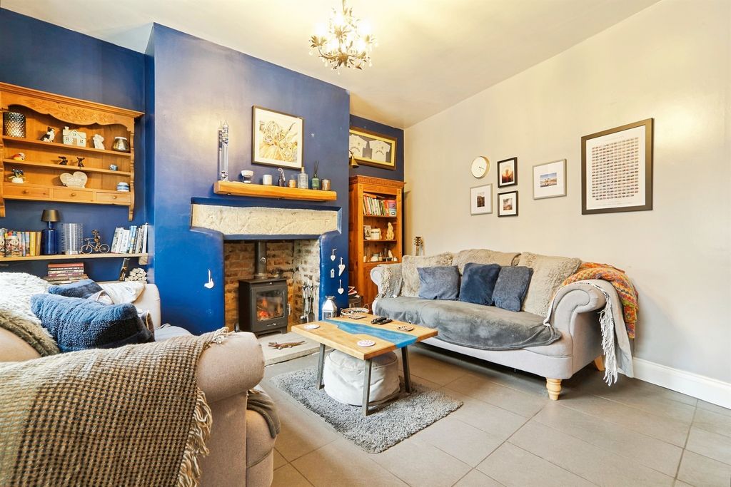 Property photo 2 of 12