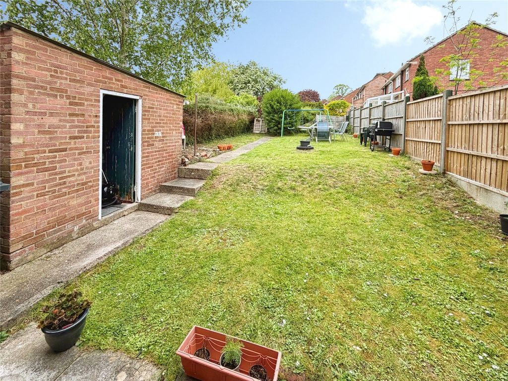 Property photo 2 of 16 Picture No. 15