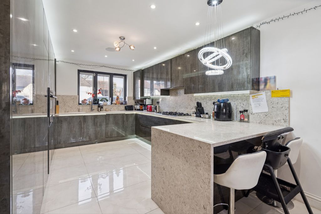 Property photo 2 of 13