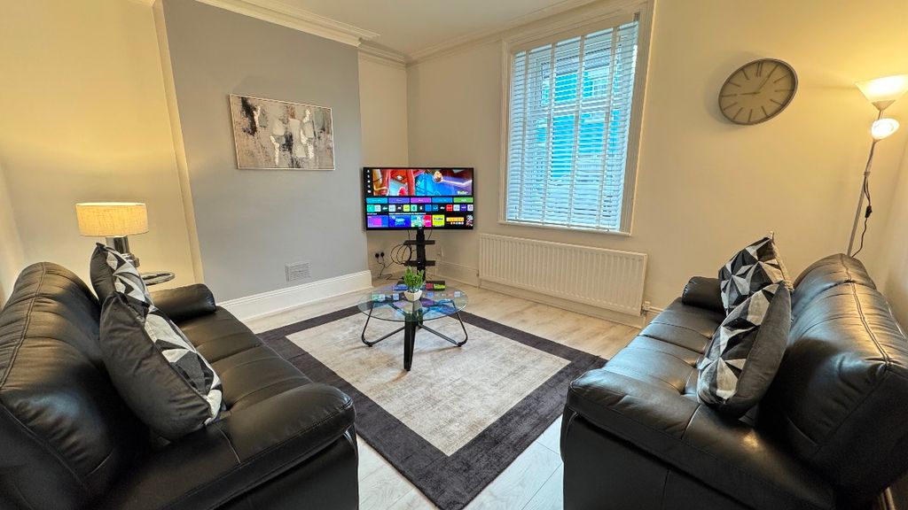 Property photo 1 of 36