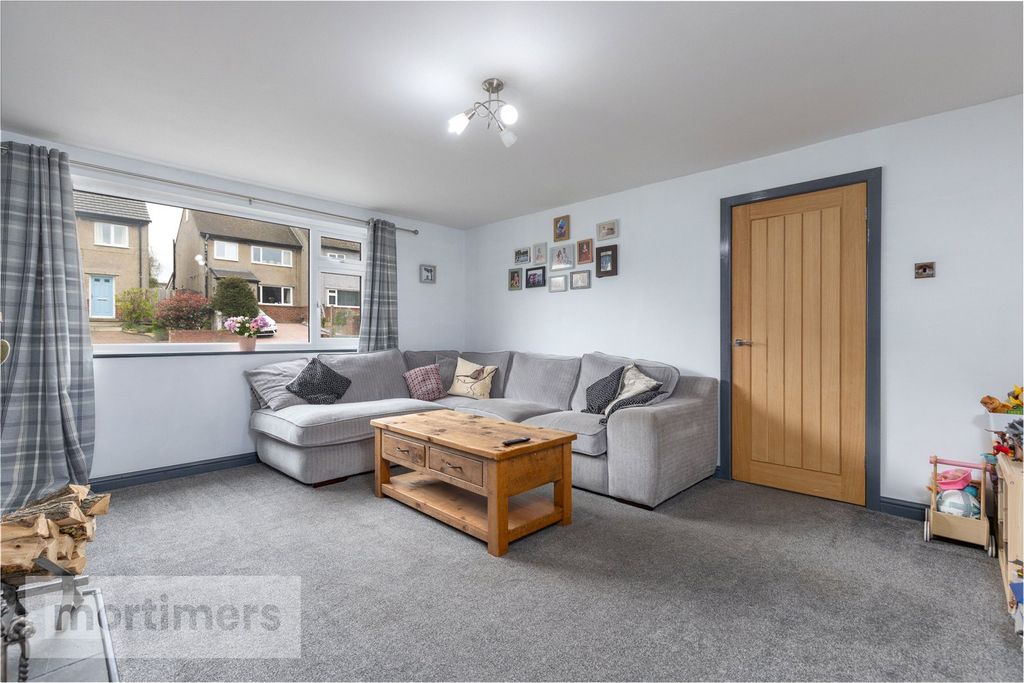 Property photo 3 of 19 Living Room