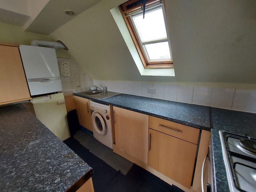 Property photo 3 of 8 Gallery