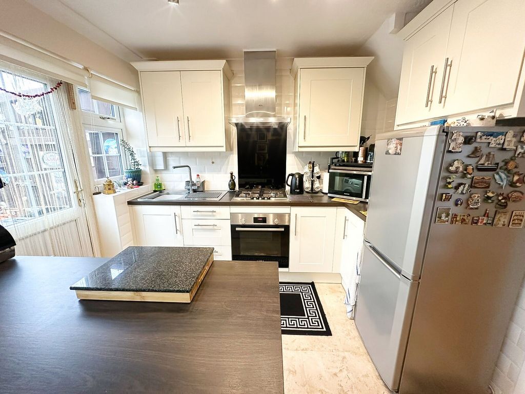 Property photo 2 of 23