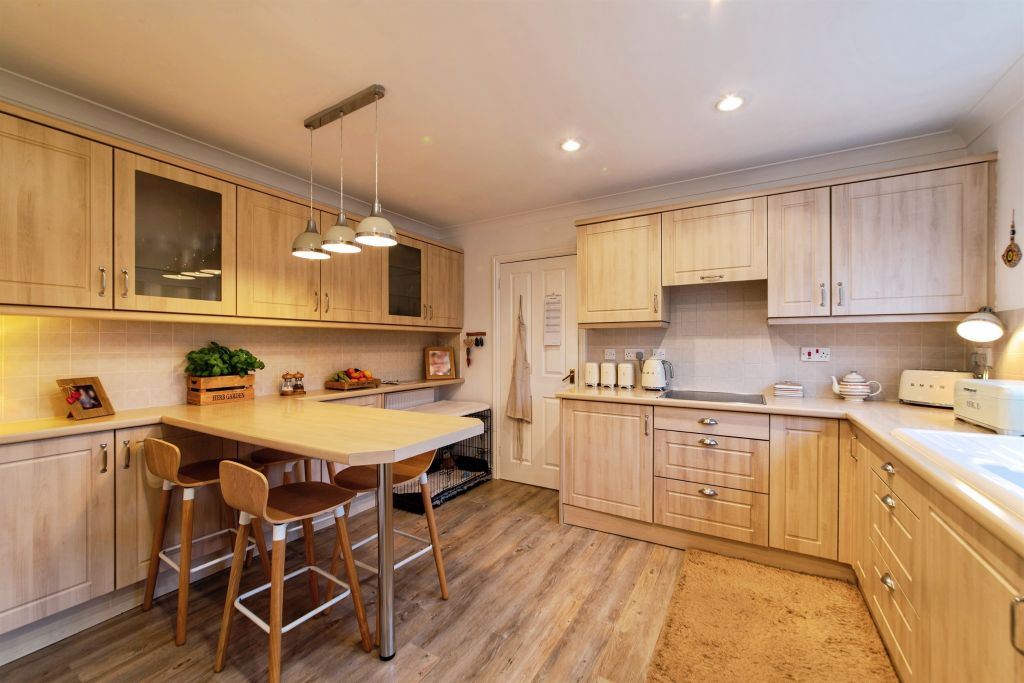 Property photo 3 of 17