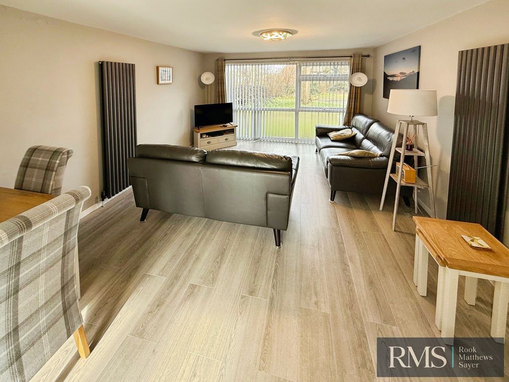 Property photo 3 of 8 Photo 8