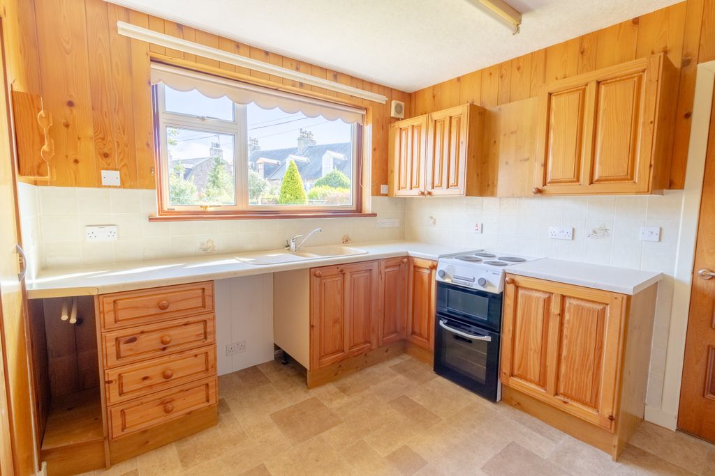 Property photo 2 of 26 Dining Kitchen