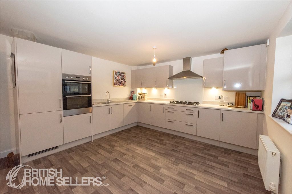 Property photo 2 of 36 Picture No. 34