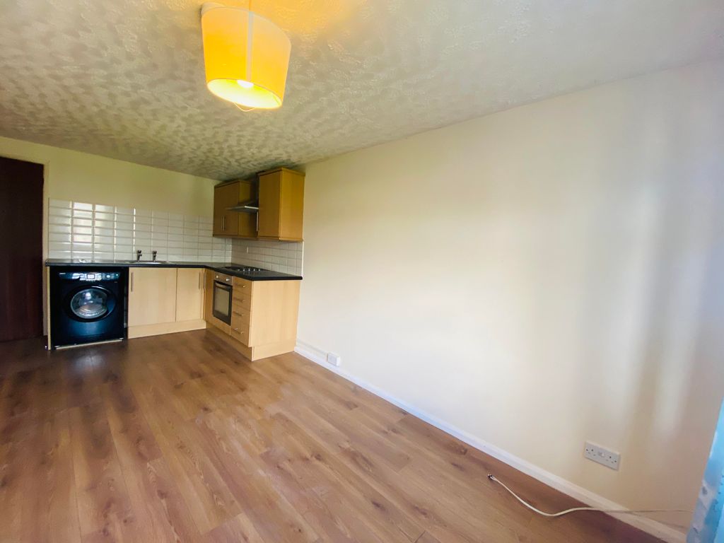 Property photo 2 of 4 Living Room