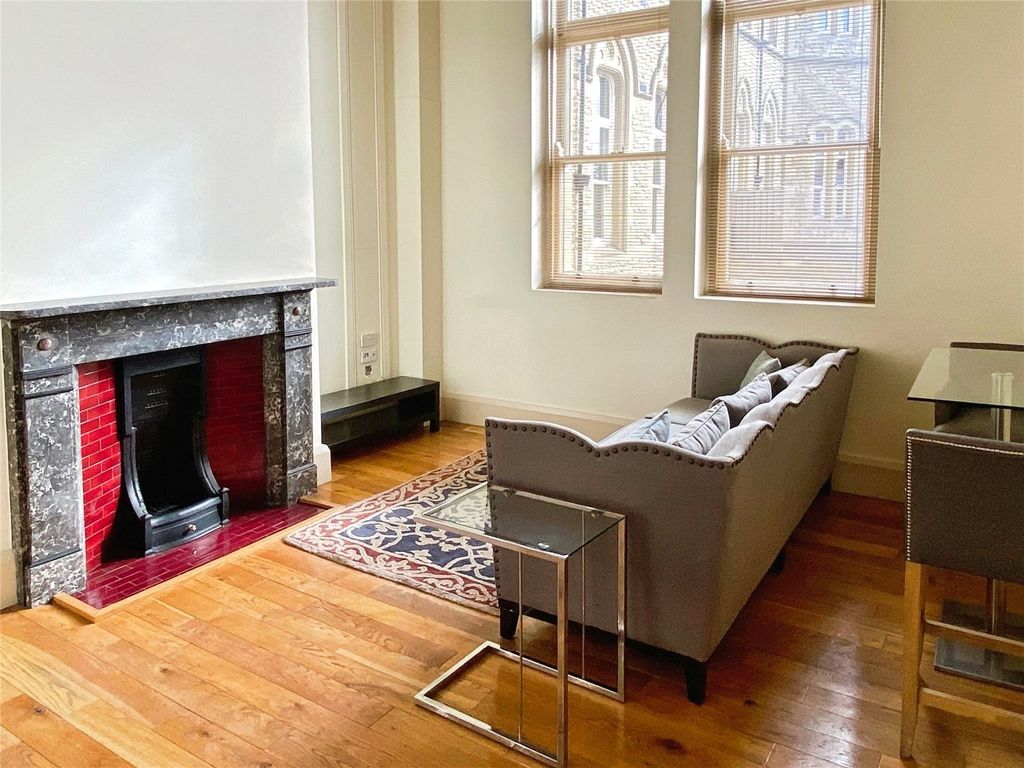 Property photo 2 of 8 Picture No. 48