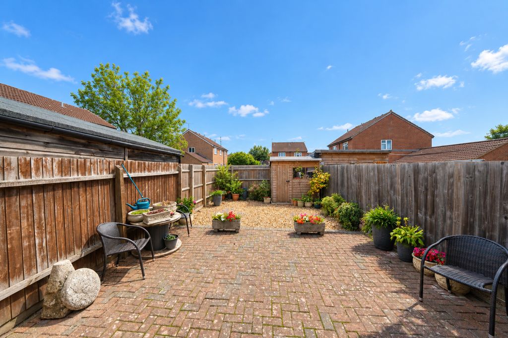 Property photo 2 of 16 52-Orwell-Drive-20