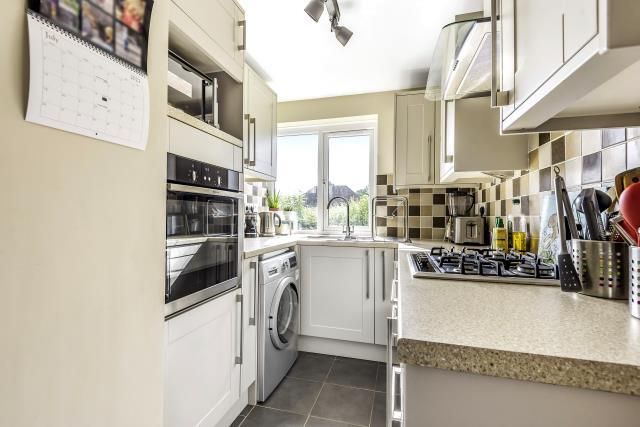 Property photo 3 of 9 Kitchen