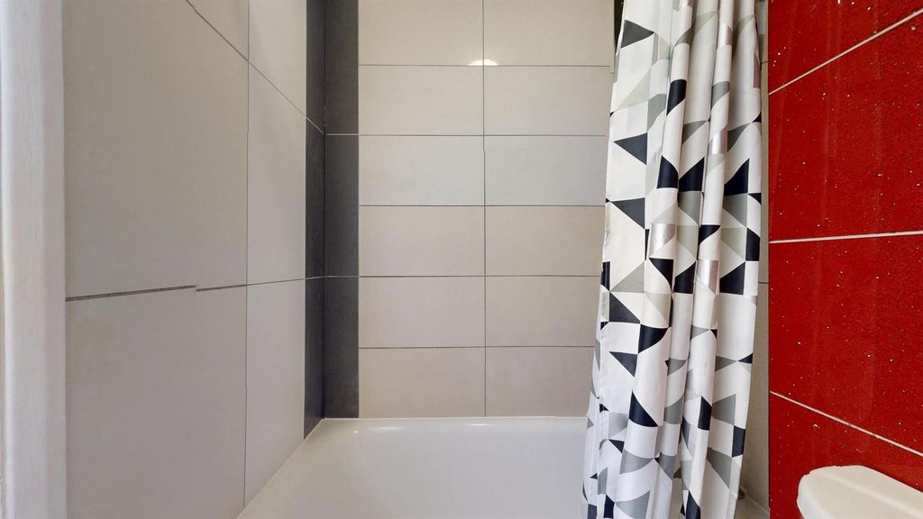 Property photo 3 of 10 67F7862A65Bec4E49d7Cb850_26d834Bd0601Cdff18F769215