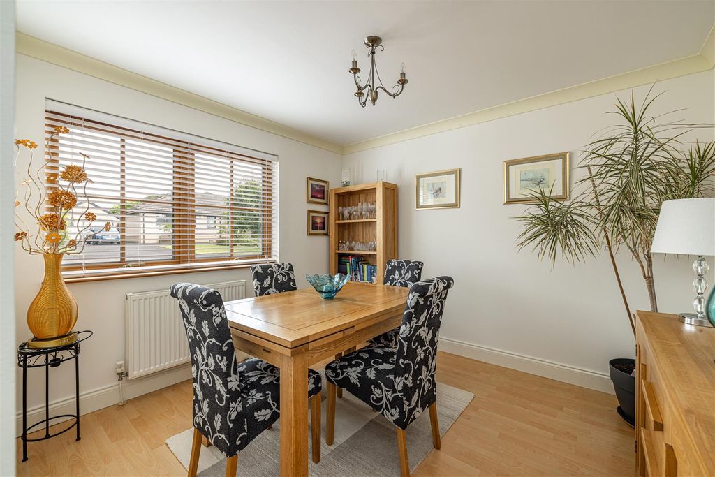 Property photo 3 of 12 15 The Avenue Greenlaw 22.Jpg