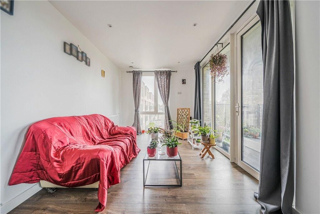Property photo 2 of 17 Davidson Frost-Wellings, Dfw, Aldenham Court, Edgw