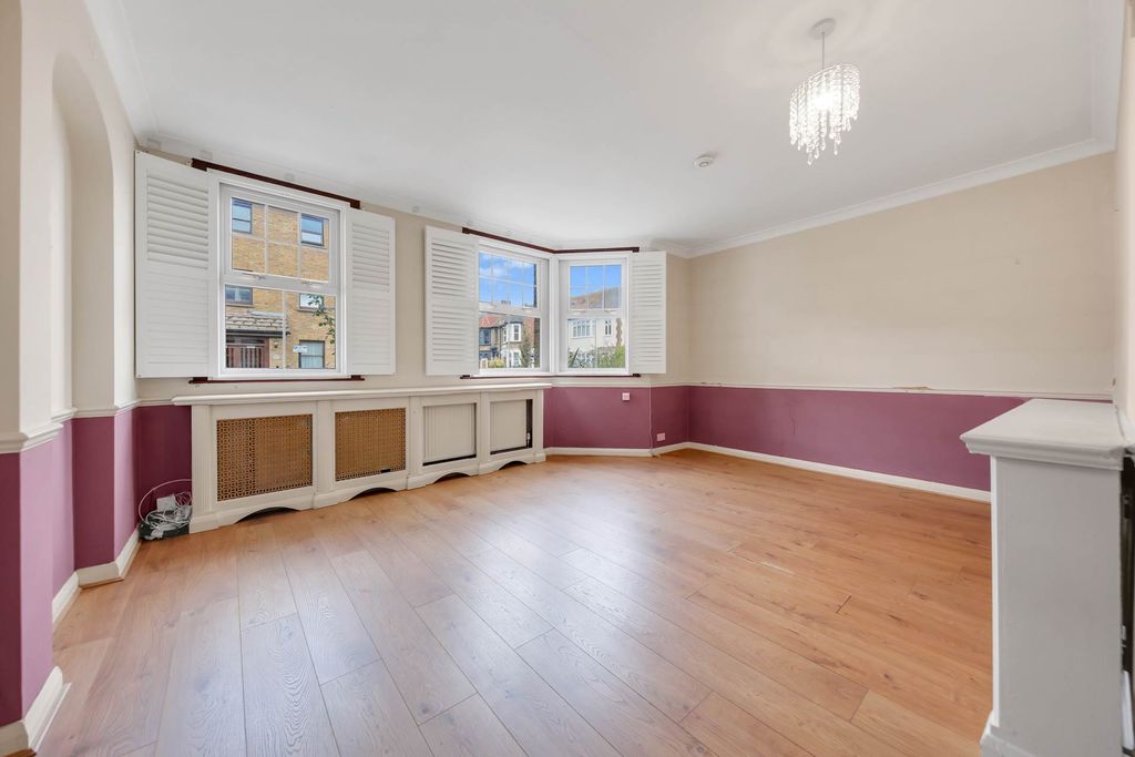 Property photo 3 of 23